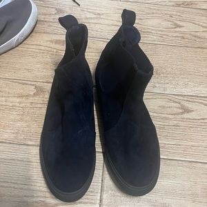 Banana republic blue suede shoes